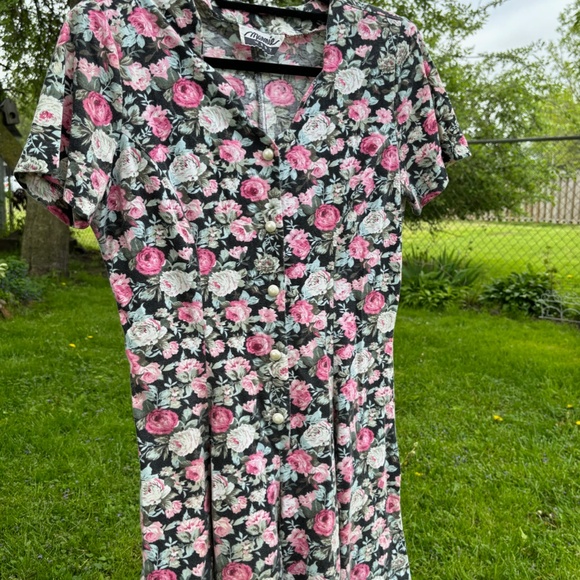 vintage floral romper scalloped neck pearl button size 8 summer playsuit - Picture 11 of 16